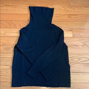 Aritiza NAVY turtleneck sweater - Size XXS!!